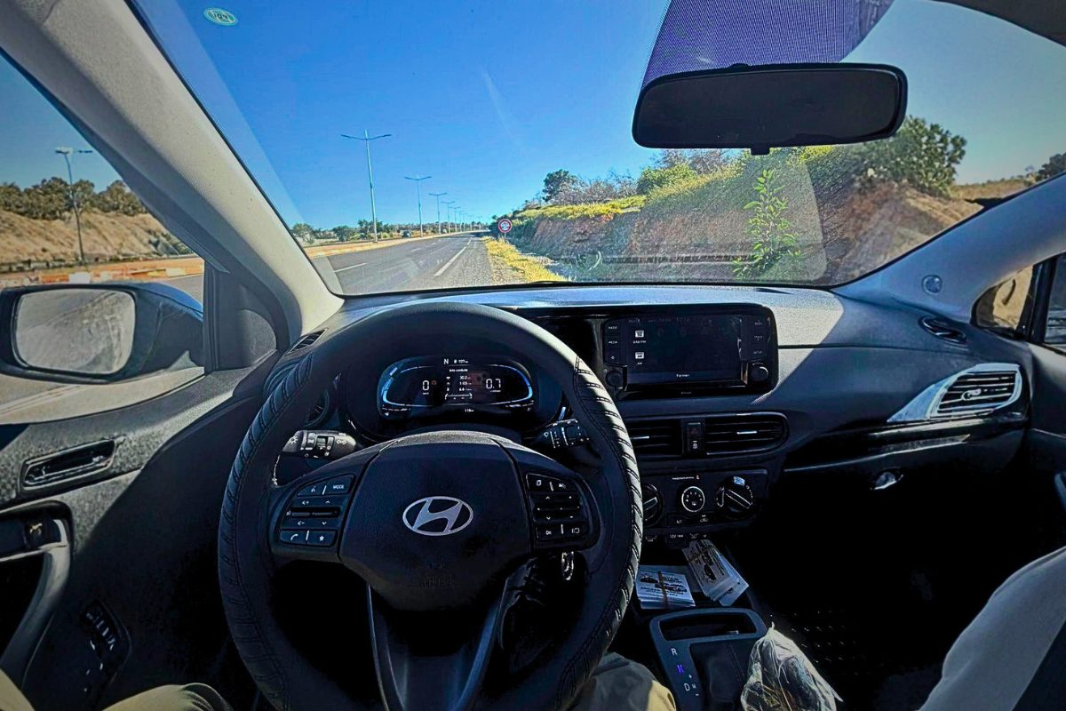 location-voiture-pas-cher-nador-hyundai-interior